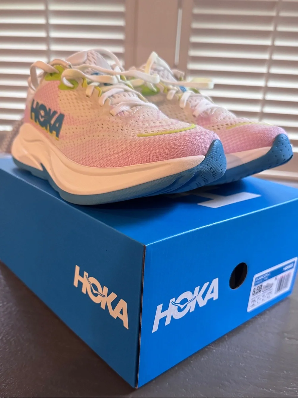 Hoka Rincon 4, women’s 6.5B, worn once!